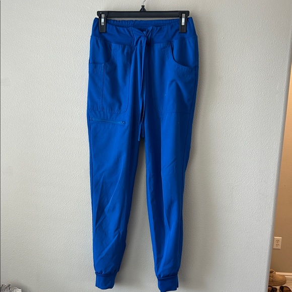 Scrubs 2 piece Cherokee Women's Blue Jogger Pant set. - Picture 2 of 8